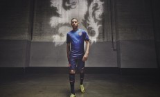 开云官网-那不勒斯冲垮贝蒂斯，巴斯托尼成为关键先生，一场战术与意志的胜利