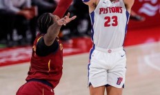 开云体育官方网站-包含活塞大胜拓者，格兰特砍下30分铸就获胜的词条