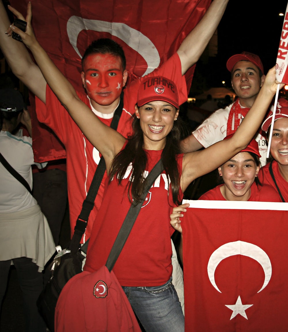 关于斯洛文尼亚客场逼平俄罗斯，出线形势一览无余的信息