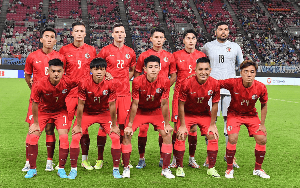 包含亚洲足球豪强对阵势均力敌的对手的词条