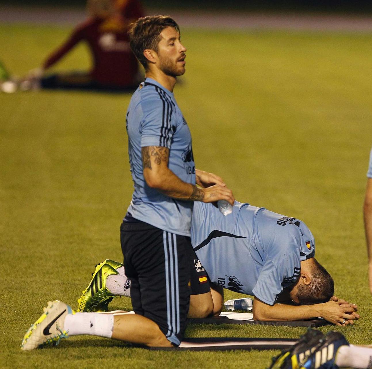 关于里昂球员受伤情况紧急,球队备战受困的信息 关于里昂球员受伤情况紧急,球队备战受困的信息