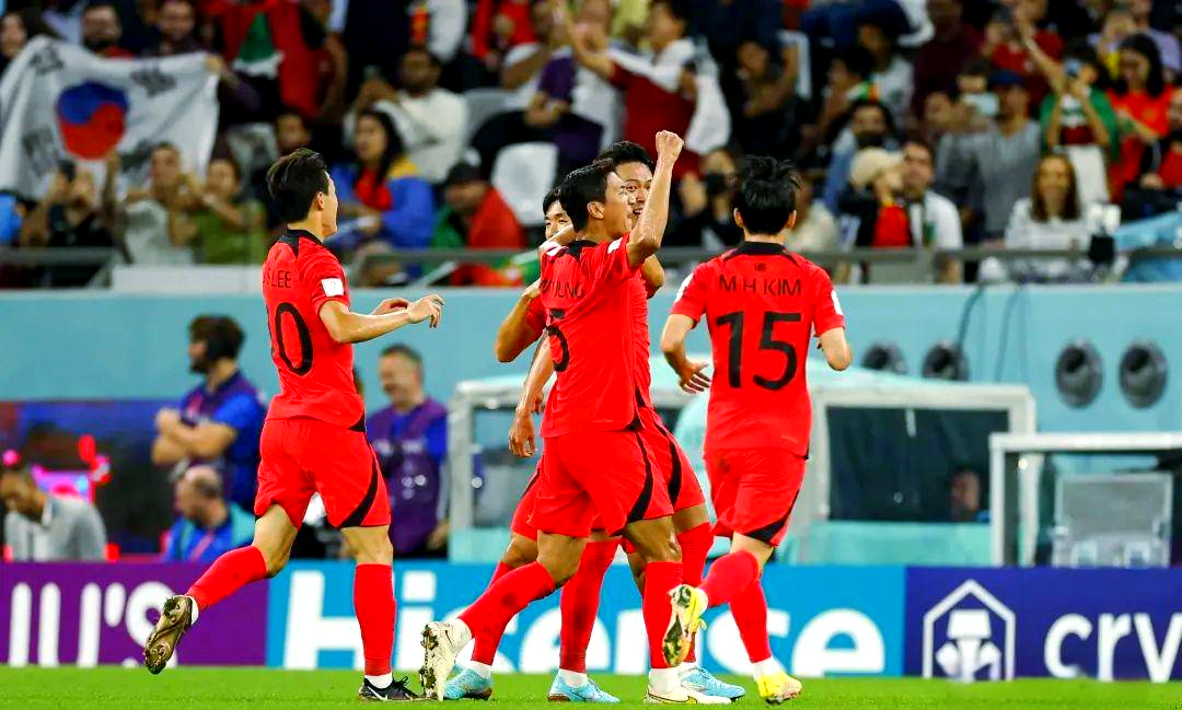 包含亚洲球队争夺冠军，足球赛事战斗力十足的词条