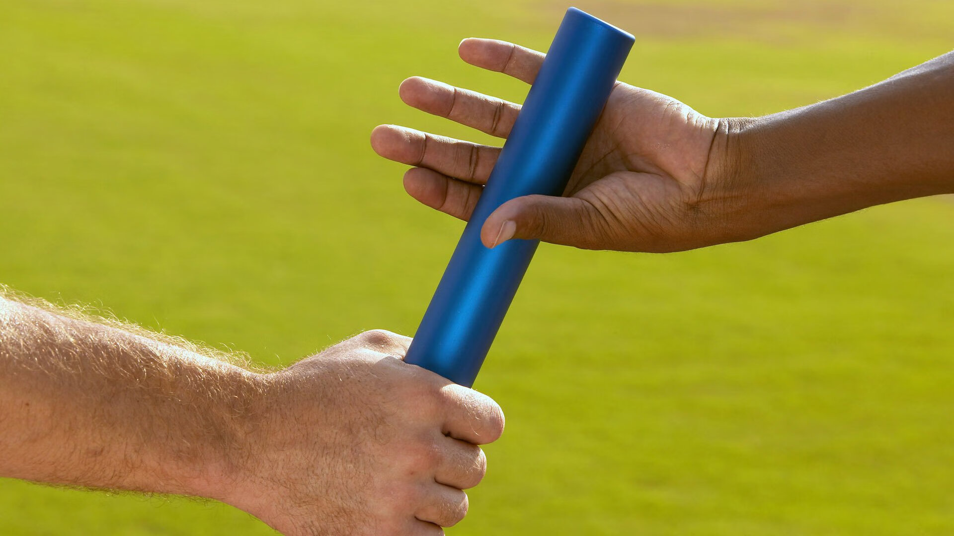 赛道与球场,速度与高度的双重奏