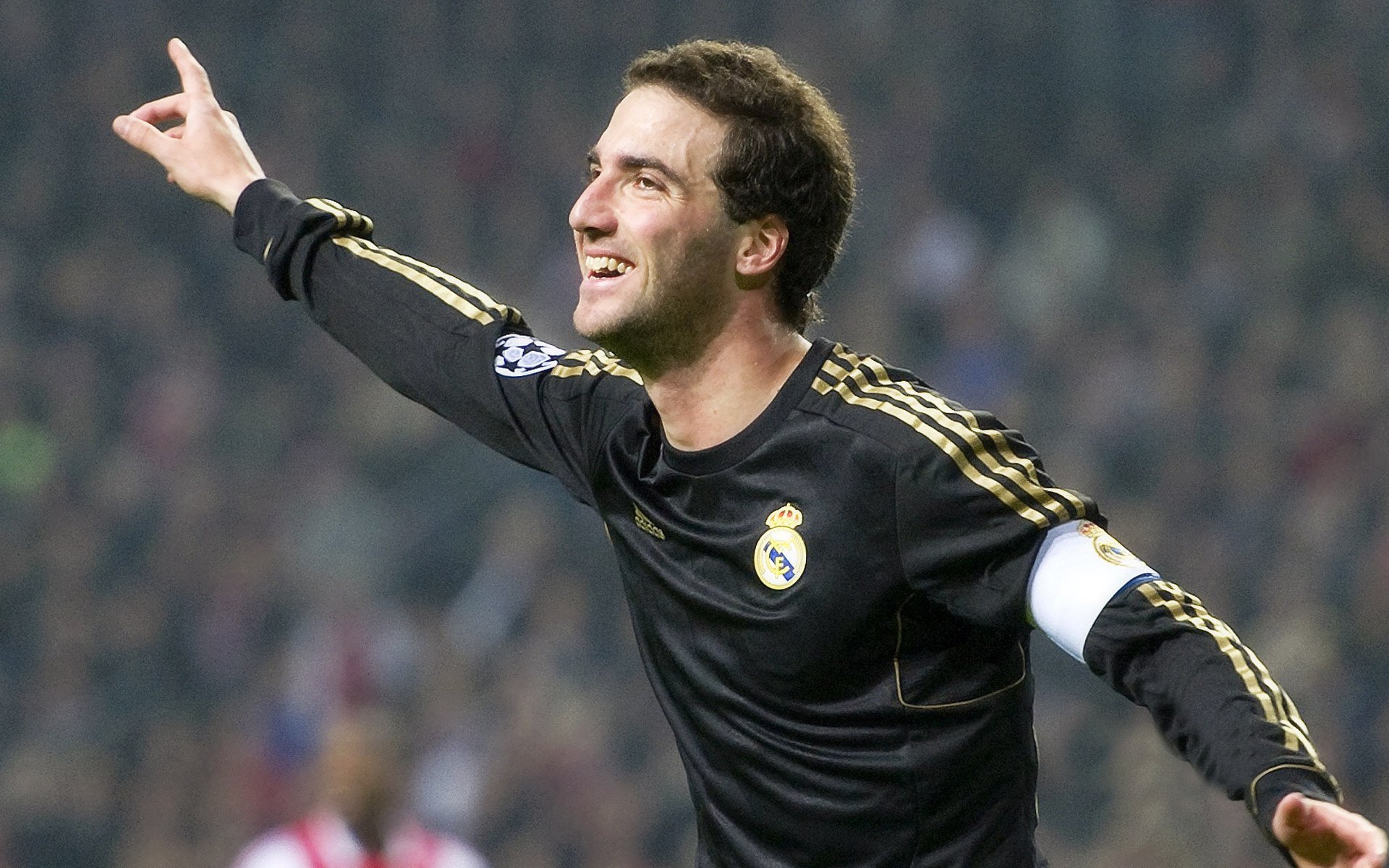 绝境中的主宰者，萨内西决生死战封神，波兰最后时刻绝杀利物浦的启示