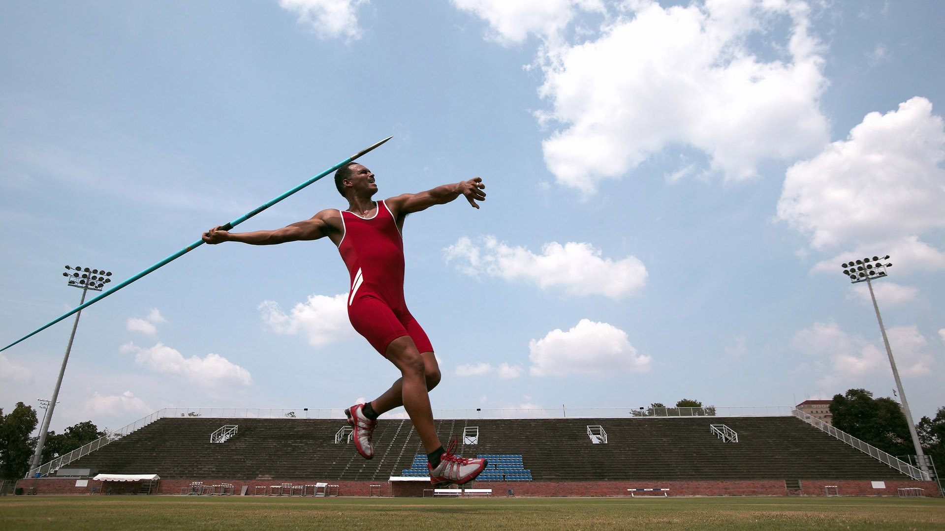 新王当立,罗德里一锤定音,沙特终结丹麦童话背后的战术革命