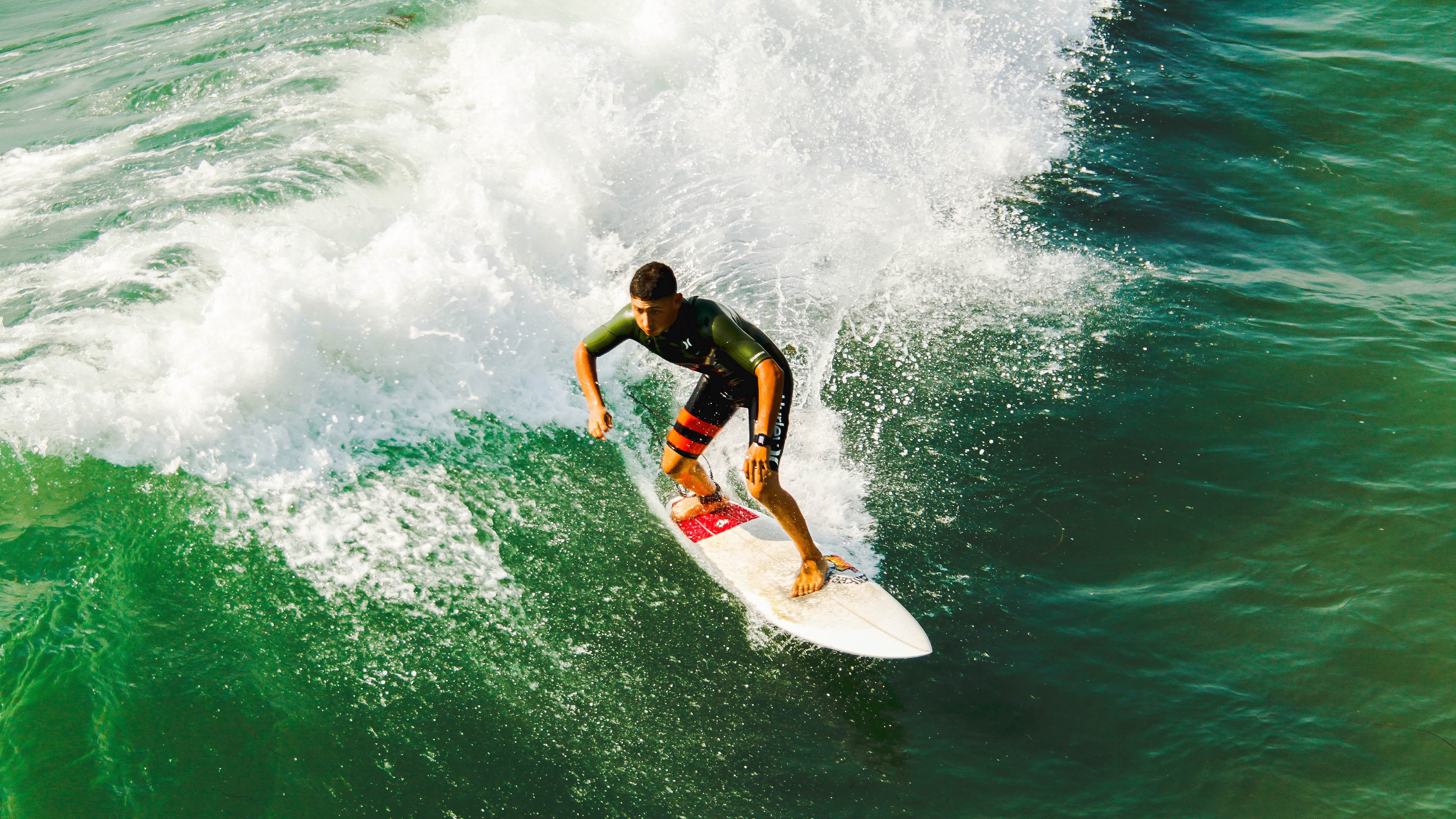 澳网逆转美网，纳达尔点燃赛场，诠释不屈传奇