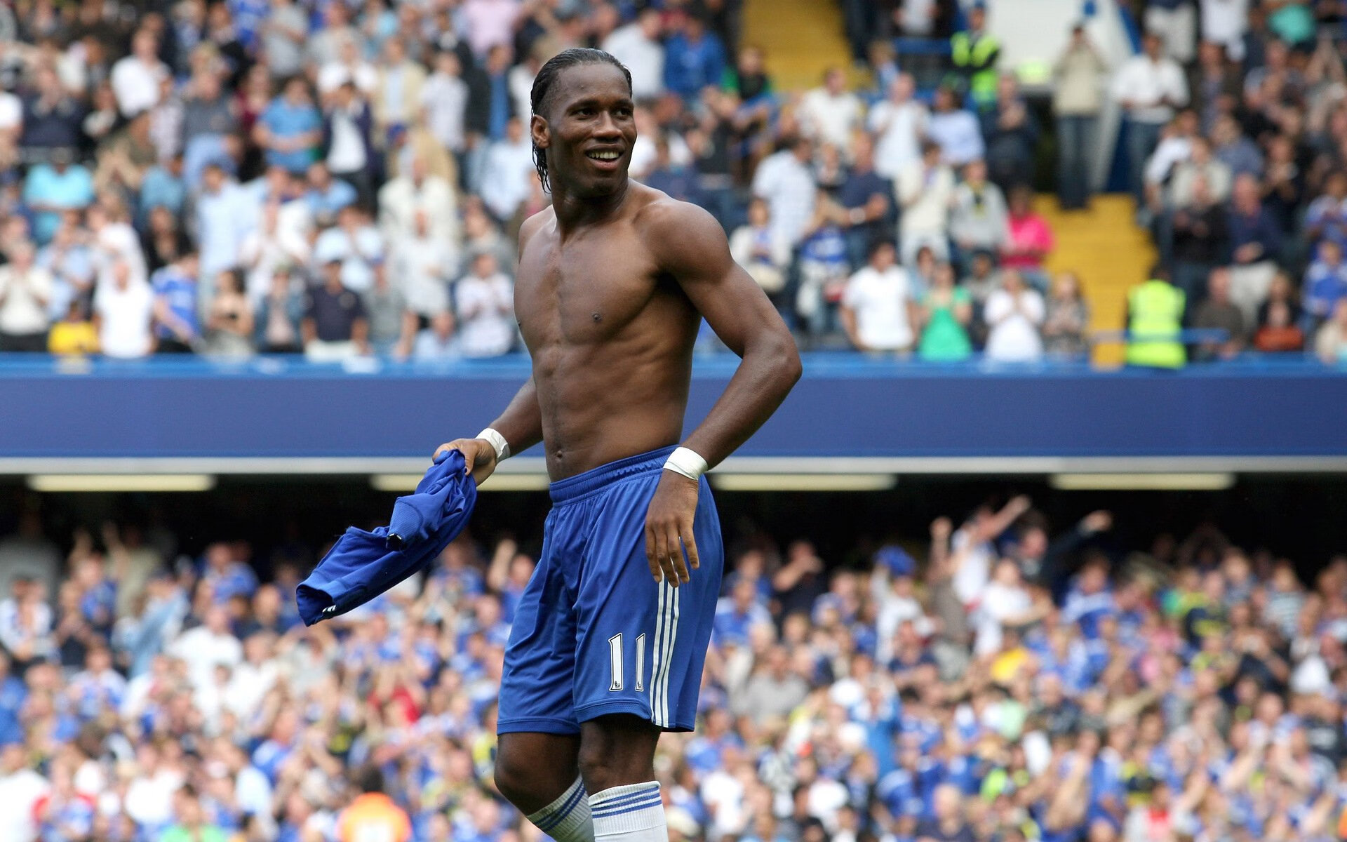 塞维利亚力克巴黎，阿什拉夫点燃赛场，一场技术与激情的碰撞